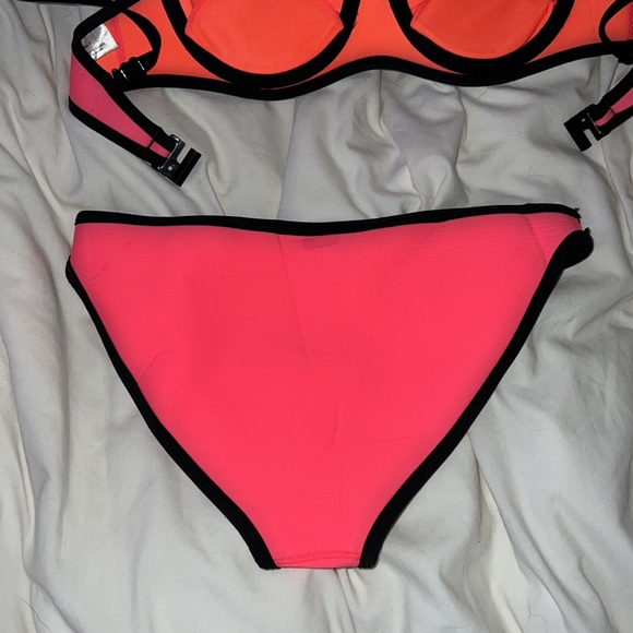 Neoprene triangle style bikini - Picture 5 of 5